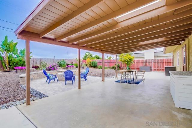 3275 Moccasin Ave, San Diego CA: https://media.crmls.org/mediaz/e4bea7da-34b5-4469-b20a-1684facf33ae.jpg
