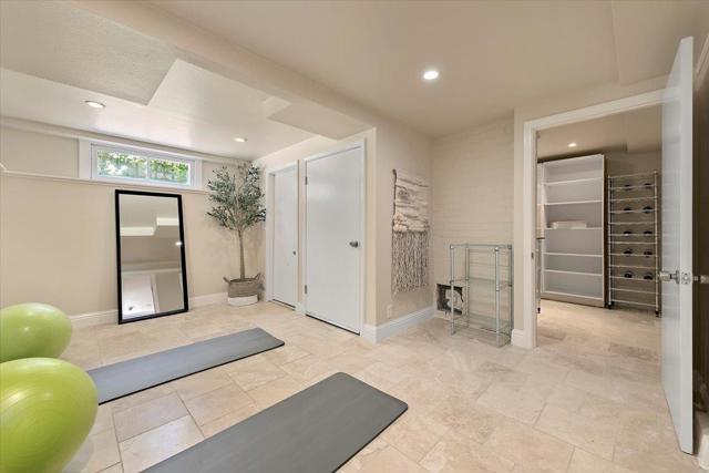 302 Los Gatos Boulevard, Los Gatos CA: https://media.crmls.org/mediaz/e4c0df93-9028-49f4-a440-e73bc1619e02.jpg