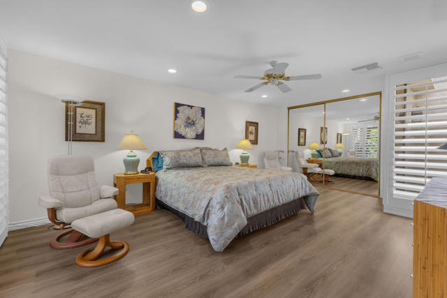 5 Stanford Drive, Rancho Mirage CA: https://media.crmls.org/mediaz/e4c1406f-57ba-40b4-9ea9-ce15af552bd7.jpg