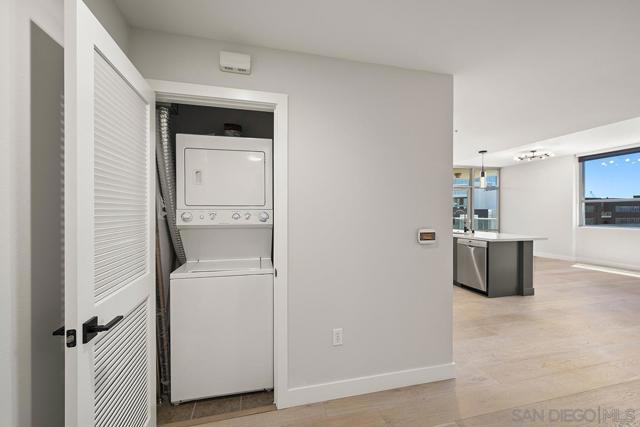 206 Park Blvd, San Diego CA: https://media.crmls.org/mediaz/e4c18431-a70b-4ce1-8ccd-ca4897ea5250.jpg