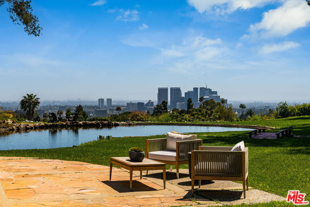 1177 Loma Linda Drive, Beverly Hills CA: https://media.crmls.org/mediaz/e4c2033c-b454-437b-b277-7b2ad86e0425.jpg