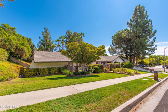20027 Hiawatha Street, Chatsworth CA: https://media.crmls.org/mediaz/e4c2beaf-3696-4ef9-8b57-3c6870357162.jpg