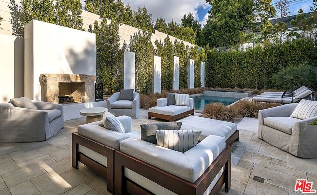 Drew Fenton | 324 S Medio Drive Los Angeles CA | MLS: 7084103