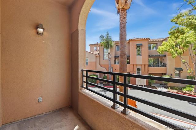 2801 Escala Cir, San Diego CA: https://media.crmls.org/mediaz/e4c38bbb-629c-4a82-b1eb-bbfb09dd4321.jpg