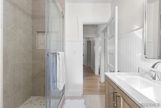 311 B Ave, Coronado CA: https://media.crmls.org/mediaz/e4c63707-dea6-479f-a6bf-52a0f41de47d.jpg