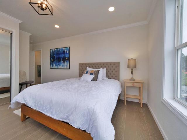 3000 56th Avenue, Oakland CA: https://media.crmls.org/mediaz/e4c63927-a3d0-4fc1-abfb-0d79156c5d8f.jpg