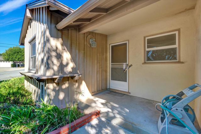 Detail Gallery Image 3 of 33 For 3557 Burritt Way, Glendale,  CA 91214 - 3 Beds | 2 Baths