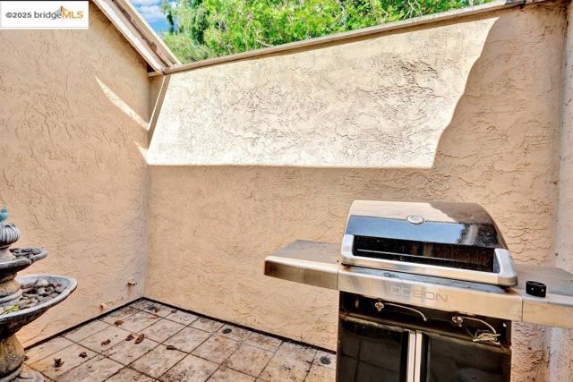 1927 Babbe St, Oakley CA: https://media.crmls.org/mediaz/e4c6b8e2-0365-4faa-bec0-9634f9227607.jpg