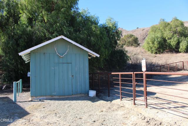 0 Dickenson Road, Santa Paula CA: https://media.crmls.org/mediaz/e4c80775-e092-47c8-9405-ed05d09235fe.jpg