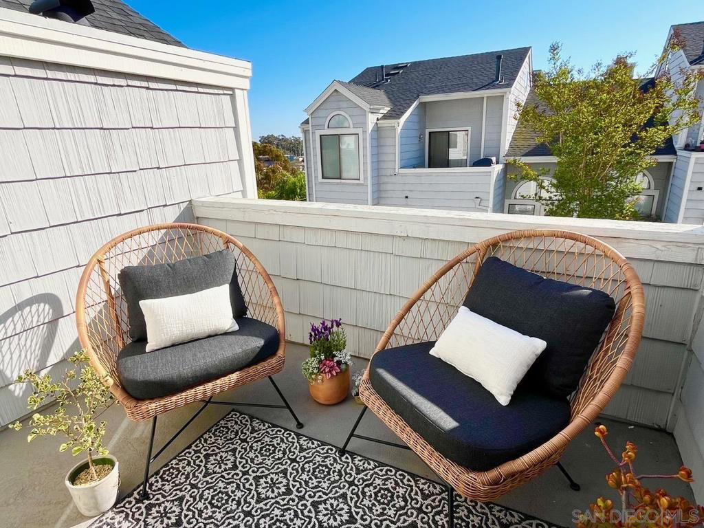 MLS #250031714SD img 25