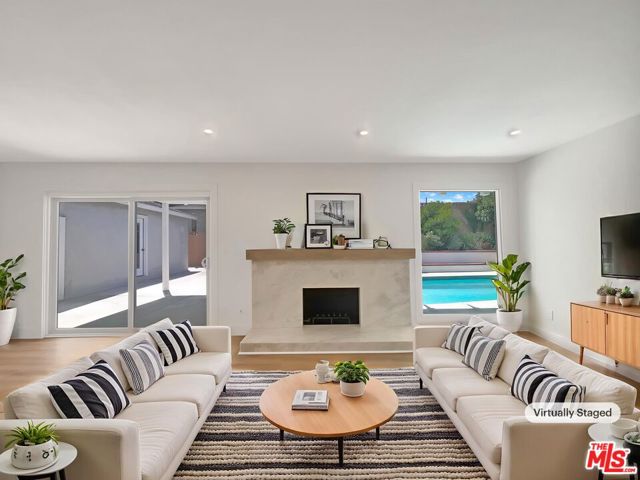 10011 Odessa Avenue, North Hills CA: https://media.crmls.org/mediaz/e4ca6060-7334-41dd-9b59-499b77de71dd.jpg