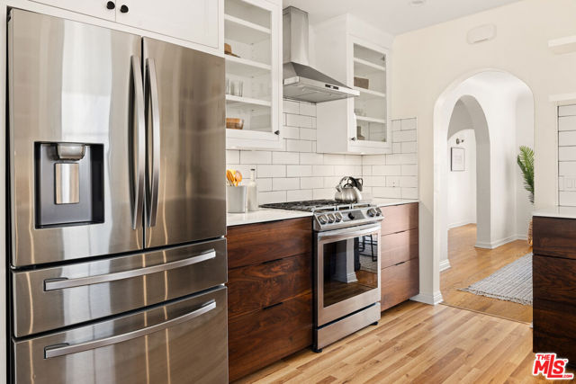 1307 Hauser Boulevard, Los Angeles CA: https://media.crmls.org/mediaz/e4ca6a23-4111-4a2f-9ae4-716604f6dcd2.jpg