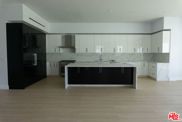 10360 Ilona Avenue, Los Angeles CA: https://media.crmls.org/mediaz/e4ca978f-1f85-4c7a-a399-710a86851ec6.jpg