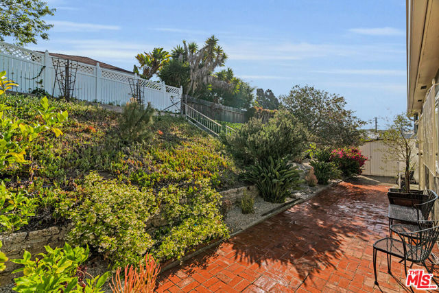 5248 Parkglen Avenue, Los Angeles CA: https://media.crmls.org/mediaz/e4ca9a52-faf2-4be0-bdde-c2677d174d73.jpg