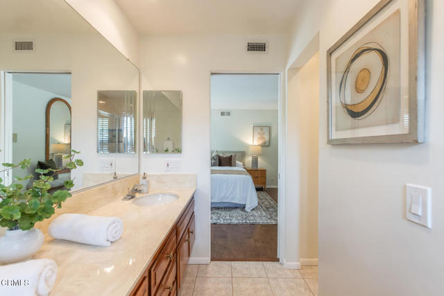 5766 Briartree Drive, La Canada Flintridge CA: https://media.crmls.org/mediaz/e4cb49d9-dea6-4408-9595-7374d09ca7c1.jpg