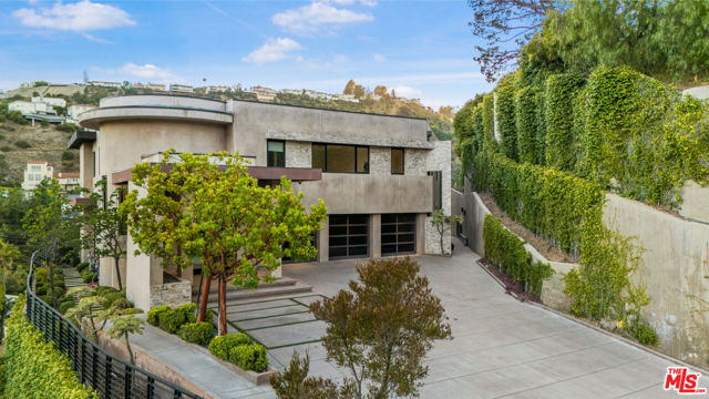 2501 Zorada Drive, Los Angeles CA: https://media.crmls.org/mediaz/e4cb8f15-1d0b-4ecb-a4c9-e42b70dd4917.jpg