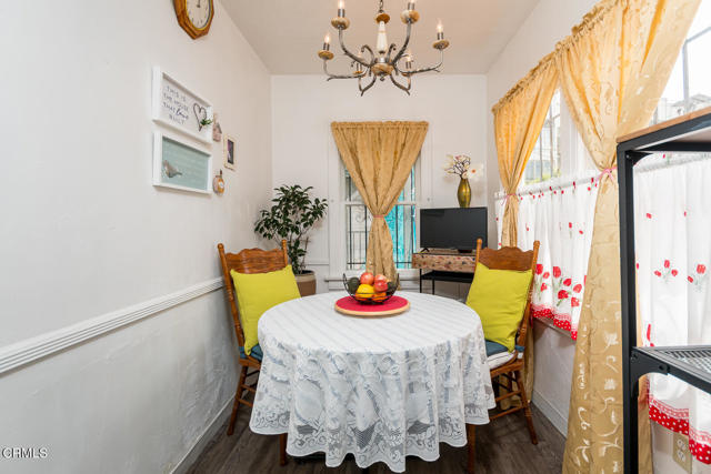 3247 La Clede Avenue, Los Angeles CA: https://media.crmls.org/mediaz/e4cb913c-3ad4-4b05-86bf-e5621e3ee463.jpg