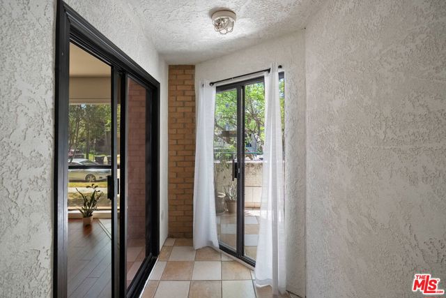 413 Hawthorne Street, 102 photo 7