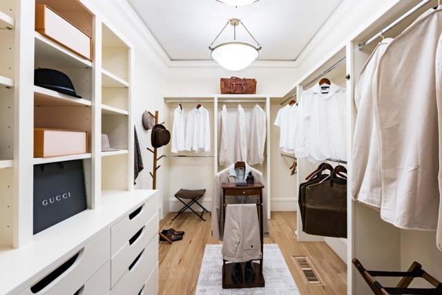 188 Fair Oaks Lane, Atherton CA: https://media.crmls.org/mediaz/e4cc35ef-b18e-4927-ada4-2753c9f70886.jpg