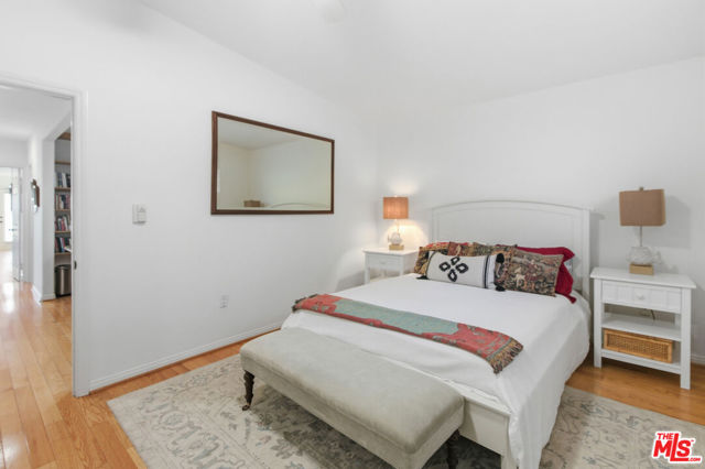 20456 Pacific Coast Highway, Malibu CA: https://media.crmls.org/mediaz/e4cc7db8-6dd9-4db1-8bf9-757987923f4d.jpg