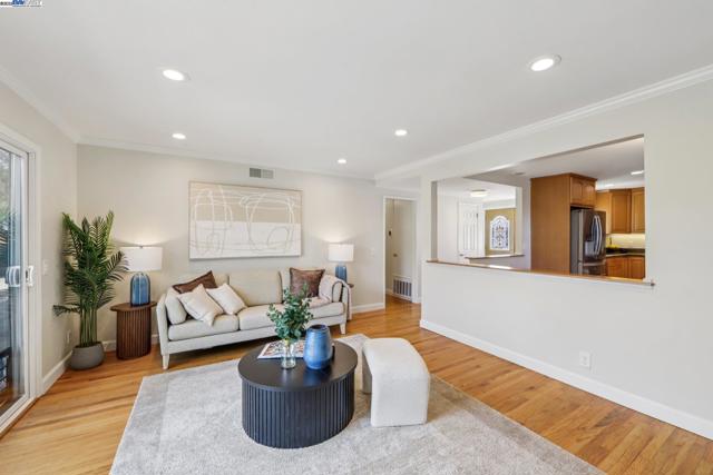 137 Cassandra Pl, San Ramon CA: https://media.crmls.org/mediaz/e4cce09a-7e63-4601-a50a-2a6b8def3878.jpg