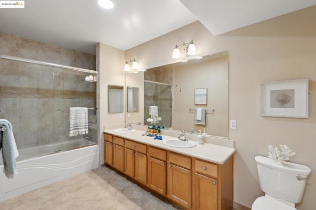 1310 Creekside Dr, Walnut Creek CA: https://media.crmls.org/mediaz/e4cd165e-8cfe-4deb-afc7-da20750e54de.jpg