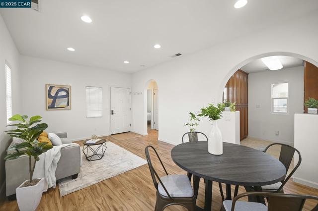 2371 Magnolia Bridge Dr, San Ramon CA: https://media.crmls.org/mediaz/e4ce6af5-4638-4db4-9006-b177ad8c4cb5.jpg
