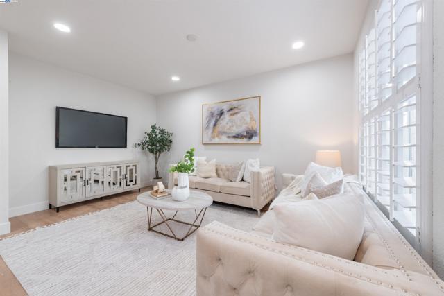 4667 Myrtle Dr, Dublin CA: https://media.crmls.org/mediaz/e4ce815d-75da-4063-9eb5-7ca195879096.jpg