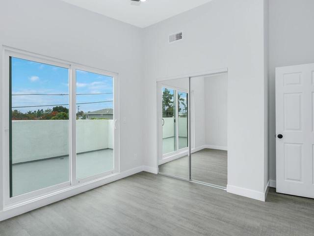 Image 21 of 33 For 1064 11th Street  Unit #1