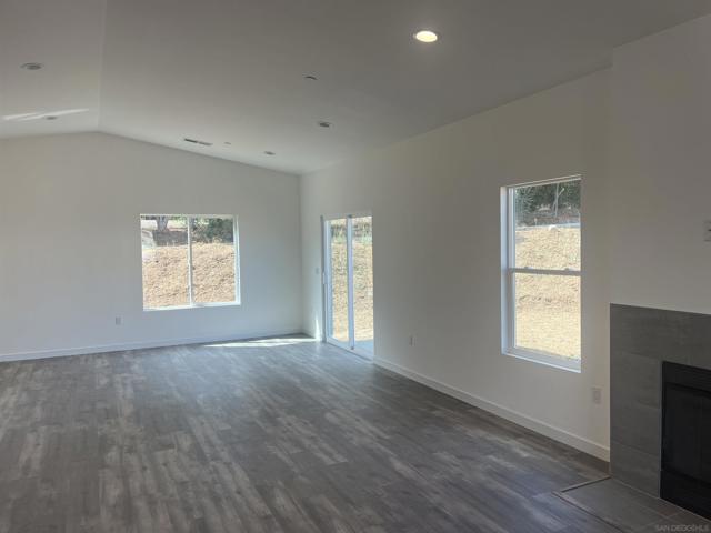 11977 Raceway, Lakeside CA: https://media.crmls.org/mediaz/e4cf48c5-fb3f-4fb6-8381-e3762faf61b4.jpg