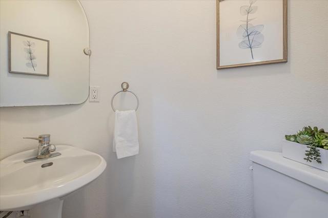 7200 Highway 17, Scotts Valley CA: https://media.crmls.org/mediaz/e4cf8547-d194-45fc-8a4b-98d0a4095c2a.jpg