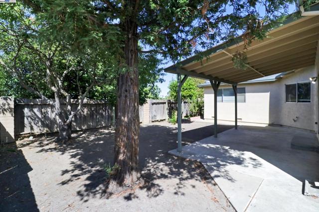 901 Basalt Way, Antioch CA: https://media.crmls.org/mediaz/e4d1129b-3d15-4922-b858-9535d0a30667.jpg