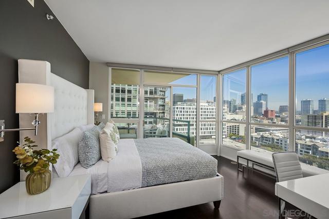 555 Front St, San Diego CA: https://media.crmls.org/mediaz/e4d1abe7-1b53-4fa7-b1de-05779b3bd4e2.jpg