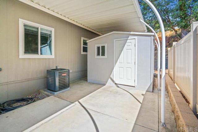 2400 Alpine Boulevard, Alpine CA: https://media.crmls.org/mediaz/e4d1ee3d-48e1-4f54-bed8-7978defa2556.jpg