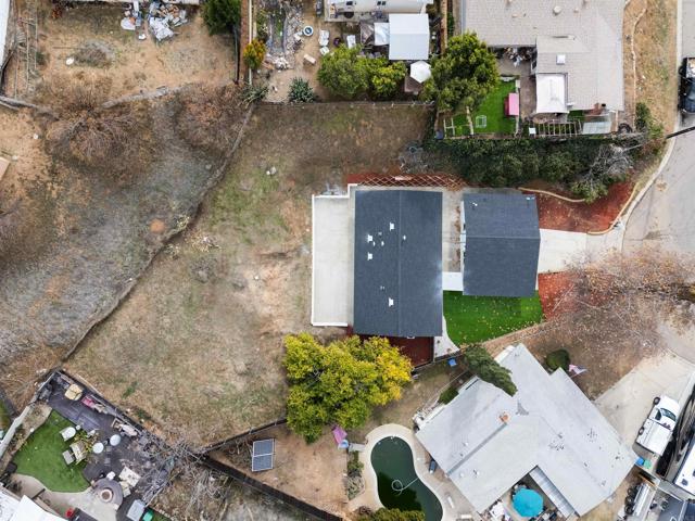 Image 29 of 37 For 9065 Heatherdale St