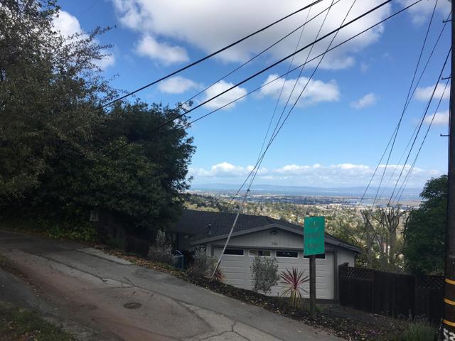 758 Loma, Redwood City CA: https://media.crmls.org/mediaz/e4d35e35-cebd-4318-b6a7-617b13bc6d0b.jpg