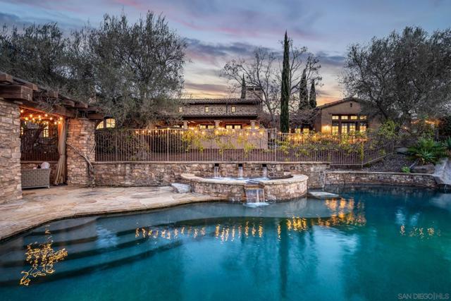 14662 Encendido, San Diego CA: https://media.crmls.org/mediaz/e4d3692f-0e3b-4125-932f-5c2ada532695.jpg