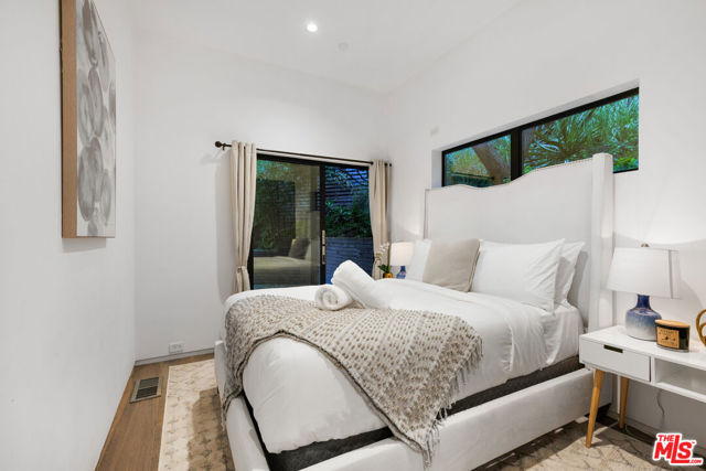 727 N Beverly Glen Boulevard, Los Angeles CA: https://media.crmls.org/mediaz/e4d3edb2-710b-410d-b47e-b72f93b4e5b3.jpg