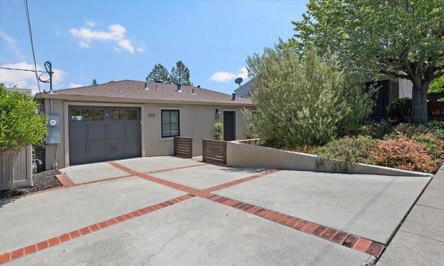 333 Oakview Drive, San Carlos CA: https://media.crmls.org/mediaz/e4d4dad9-0a13-4550-899a-0a241c383196.jpg