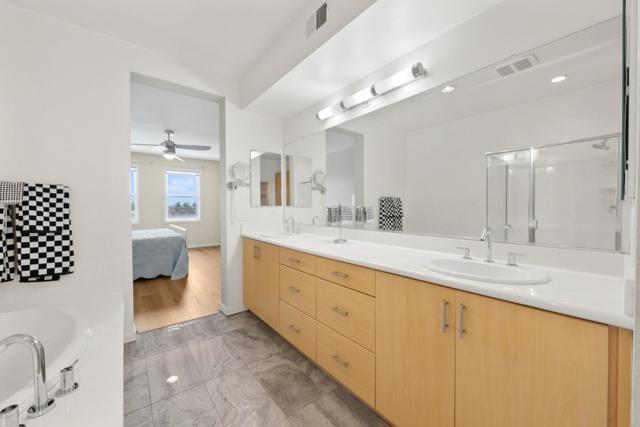 2853 Regatta Drive, Oakland CA: https://media.crmls.org/mediaz/e4d52b42-bfcb-42e1-9471-751e65ece2dc.jpg