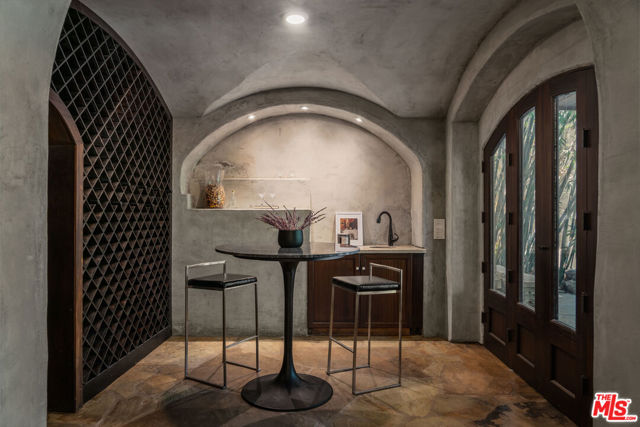 2444 Lyric Avenue, Los Angeles CA: https://media.crmls.org/mediaz/e4d56f1b-ad70-4d1d-a137-02941ed3b41f.jpg