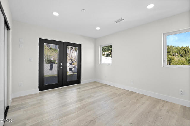 Detail Gallery Image 9 of 20 For 4333 Portola Ave, Los Angeles,  CA 90032 - 4 Beds | 5 Baths