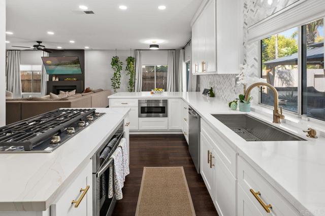 509 Windy Way, Chula Vista CA: https://media.crmls.org/mediaz/e4d7464c-7445-4918-9749-df7b2ac0f0a7.jpg