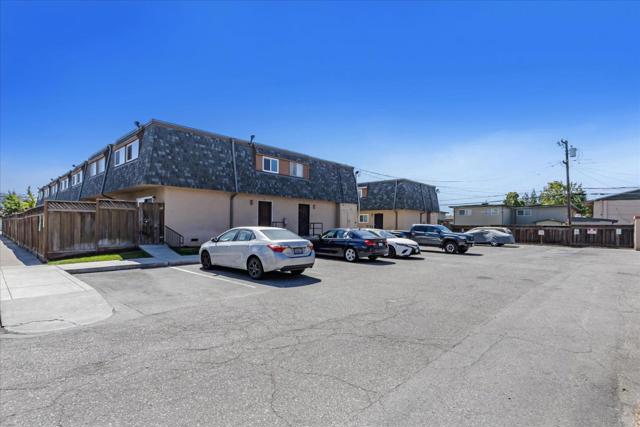 2925 Florence Avenue, San Jose CA: https://media.crmls.org/mediaz/e4d79074-e36b-4023-bf7b-0d98e4efe721.jpg