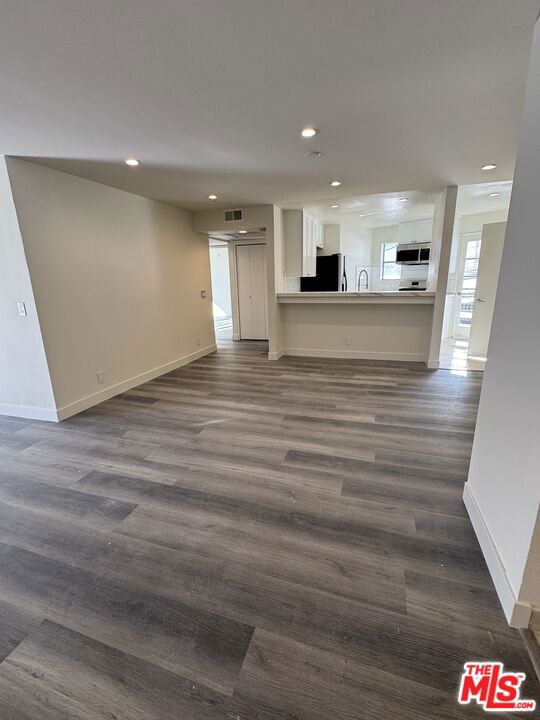 11735 Dorothy Street, Los Angeles CA: https://media.crmls.org/mediaz/e4d7a23a-92ac-4764-b5b3-9c5a2ada6486.jpg