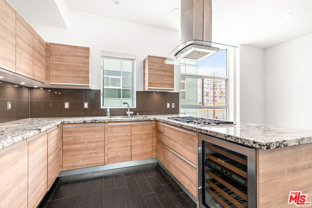 3119 Via Dolce, Marina del Rey CA: https://media.crmls.org/mediaz/e4d82602-b5b4-422d-81eb-07de369c1234.jpg