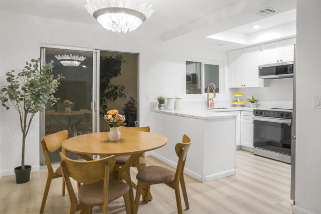 49091 Washington Street, La Quinta CA: https://media.crmls.org/mediaz/e4d8c6ba-510e-4947-8711-8bb3b2dd086e.jpg