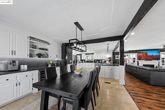 51 Cunha Ct, Oakley CA: https://media.crmls.org/mediaz/e4d8d2d0-6ddd-412a-be52-6090be022e7f.jpg