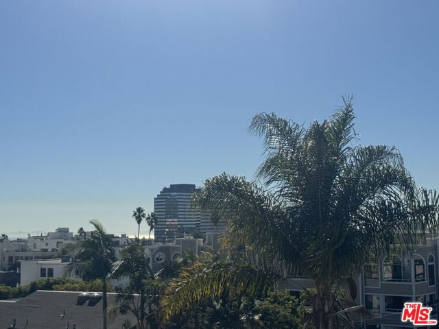 11735 Dorothy Street, Los Angeles CA: https://media.crmls.org/mediaz/e4d91764-ff68-4e77-bb98-d27a5de6e9f1.jpg