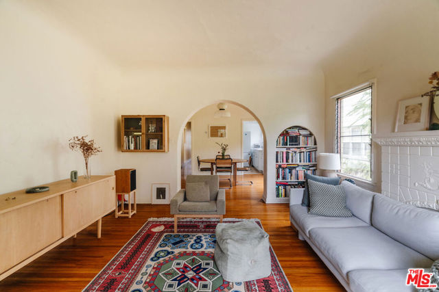 4426 Price Street, Los Angeles CA: https://media.crmls.org/mediaz/e4d91feb-ea84-4a8d-814e-ba26f70dc725.jpg